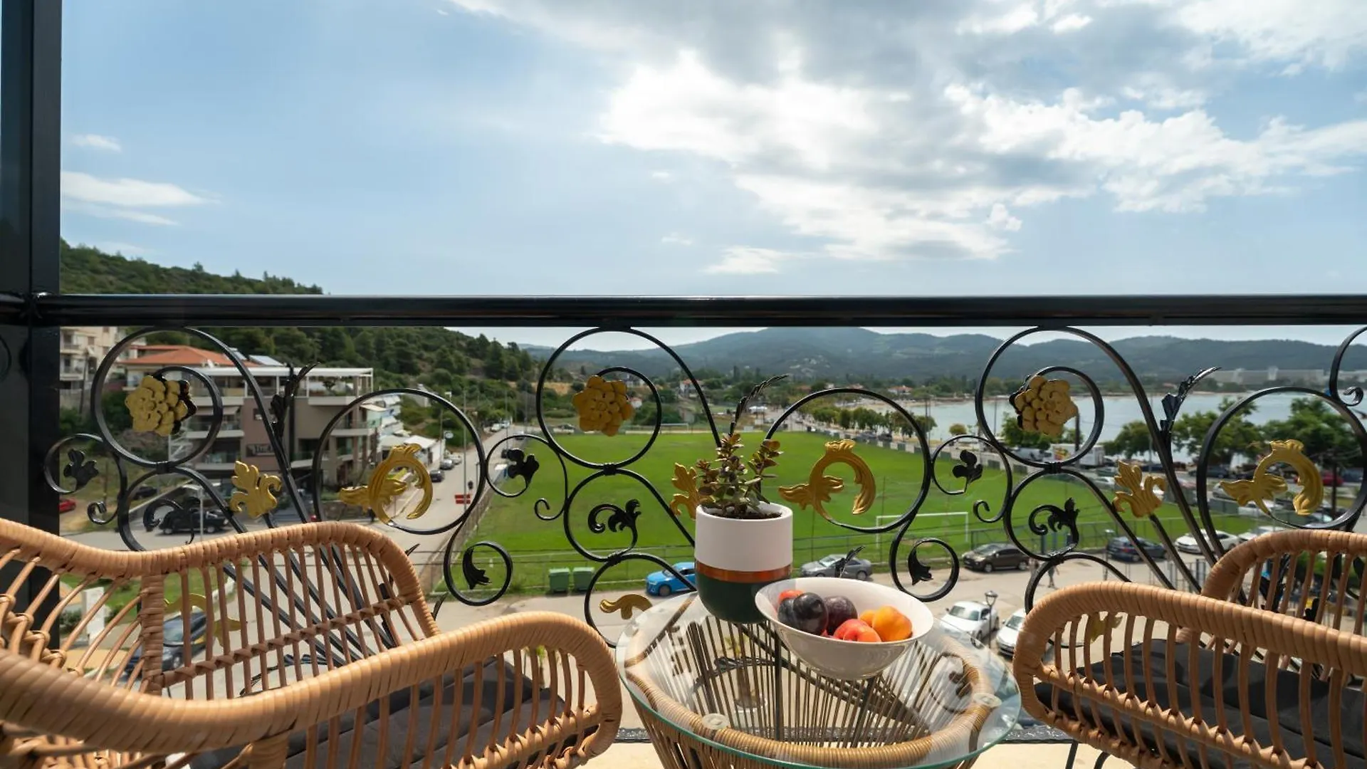 Greek House Hotel Neos Marmaras 2*,